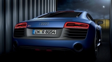 Новая оптика на синем Audi R8